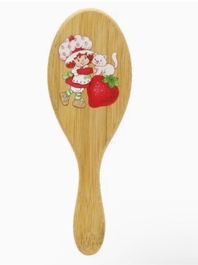 Celavi NWT Strawberry Shortcake
Wooden Paddle Brush